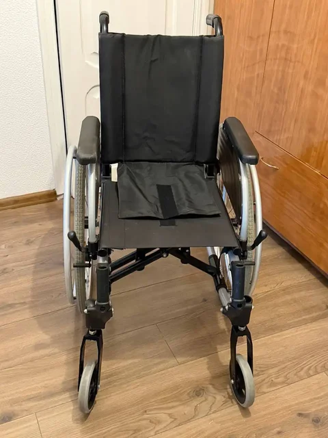 Продам инвалидную коляску в отличном состоянии - Садовые и дачные товары в Владивосток