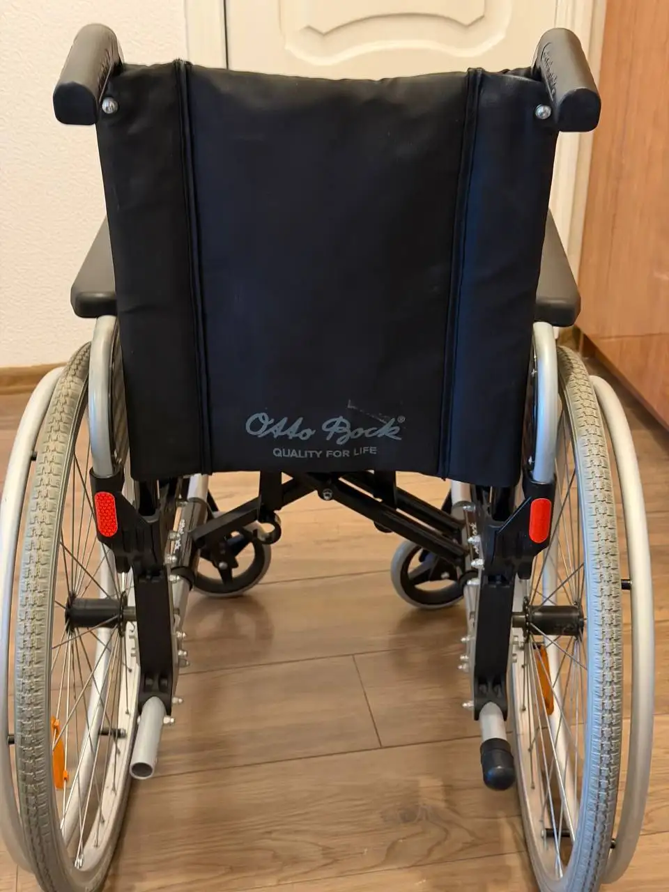 Продам инвалидную коляску в отличном состоянии - Барахолка в Владивосток
