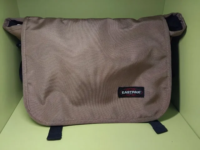 Мессенджер Eastpak - Батарейки в Владивосток