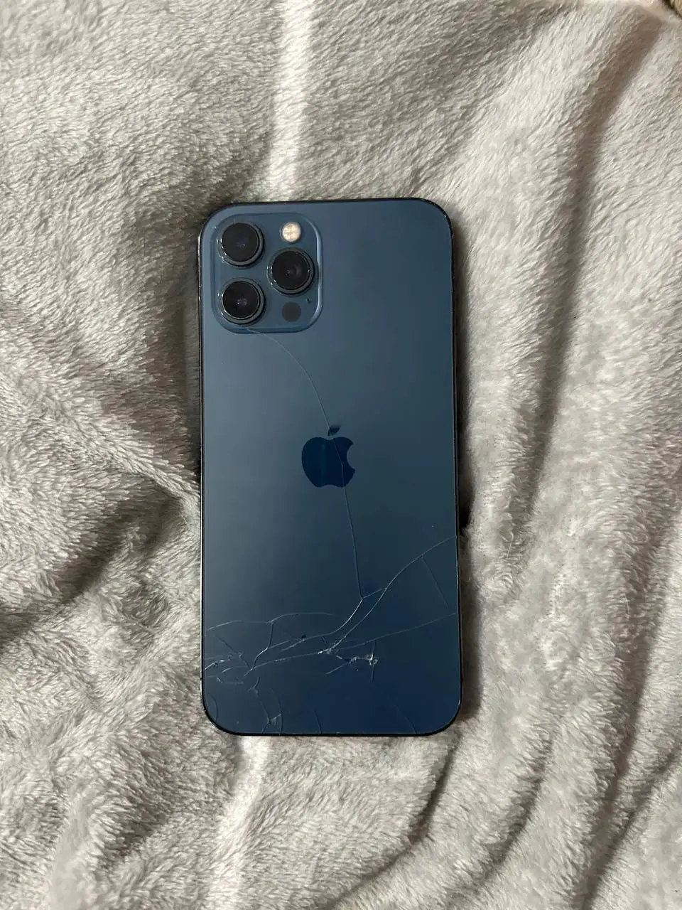 Продам iPhone 12 Pro Max 512 ГБ - Смартфоны и телефоны (Электроника) в Владивосток