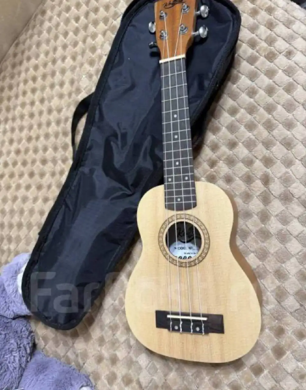 Продам новую укулеле с чехлом - Музыкальные инструменты (Барахолка) в Владивосток