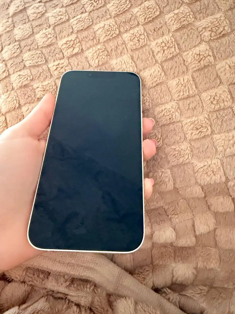 Продам айфон 13 256 гб с коробкой и зарядкой - Смартфоны (Электроника) в Владивосток