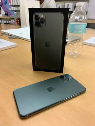 Продам iPhone 11 Pro Max 256 ГБ - Игровые аксессуары в Владивосток