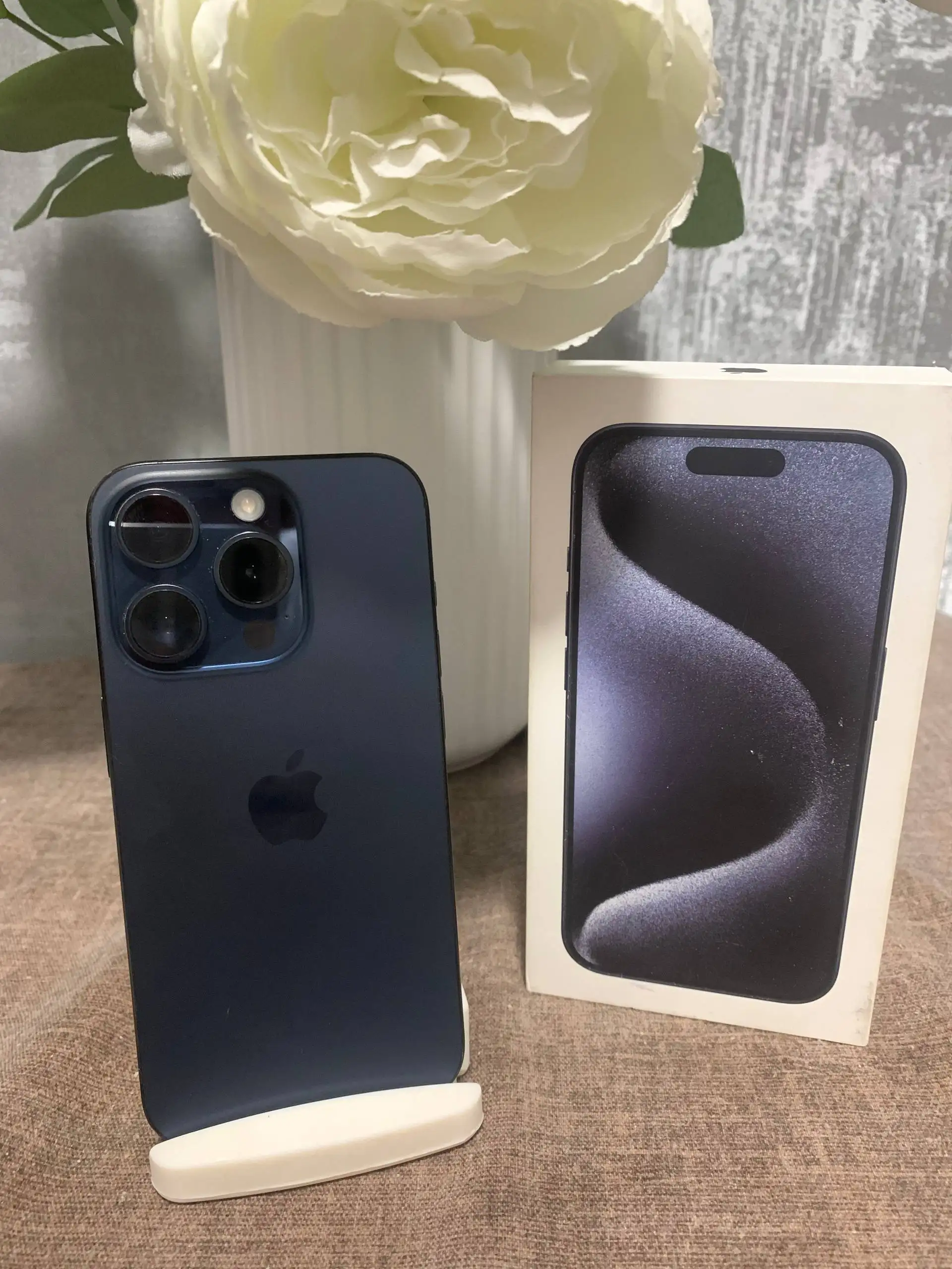 iPhone 15 Pro 128GB с АКБ 89% - Смартфоны (Электроника) в Владивосток