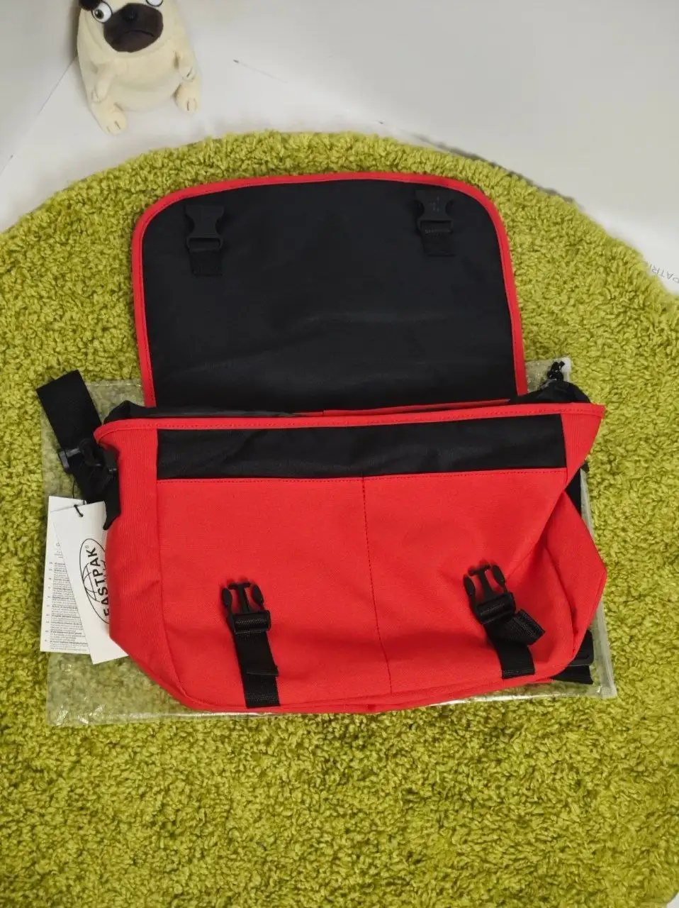 Мессенджер Eastpak новый с биркой - Рюкзаки и сумки (Барахолка) в Владивосток