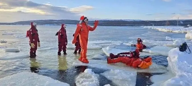 Спасательные гидротермокостюмы с маячком и свистком - Спецодежда и снаряжение (Барахолка) в Владивосток
