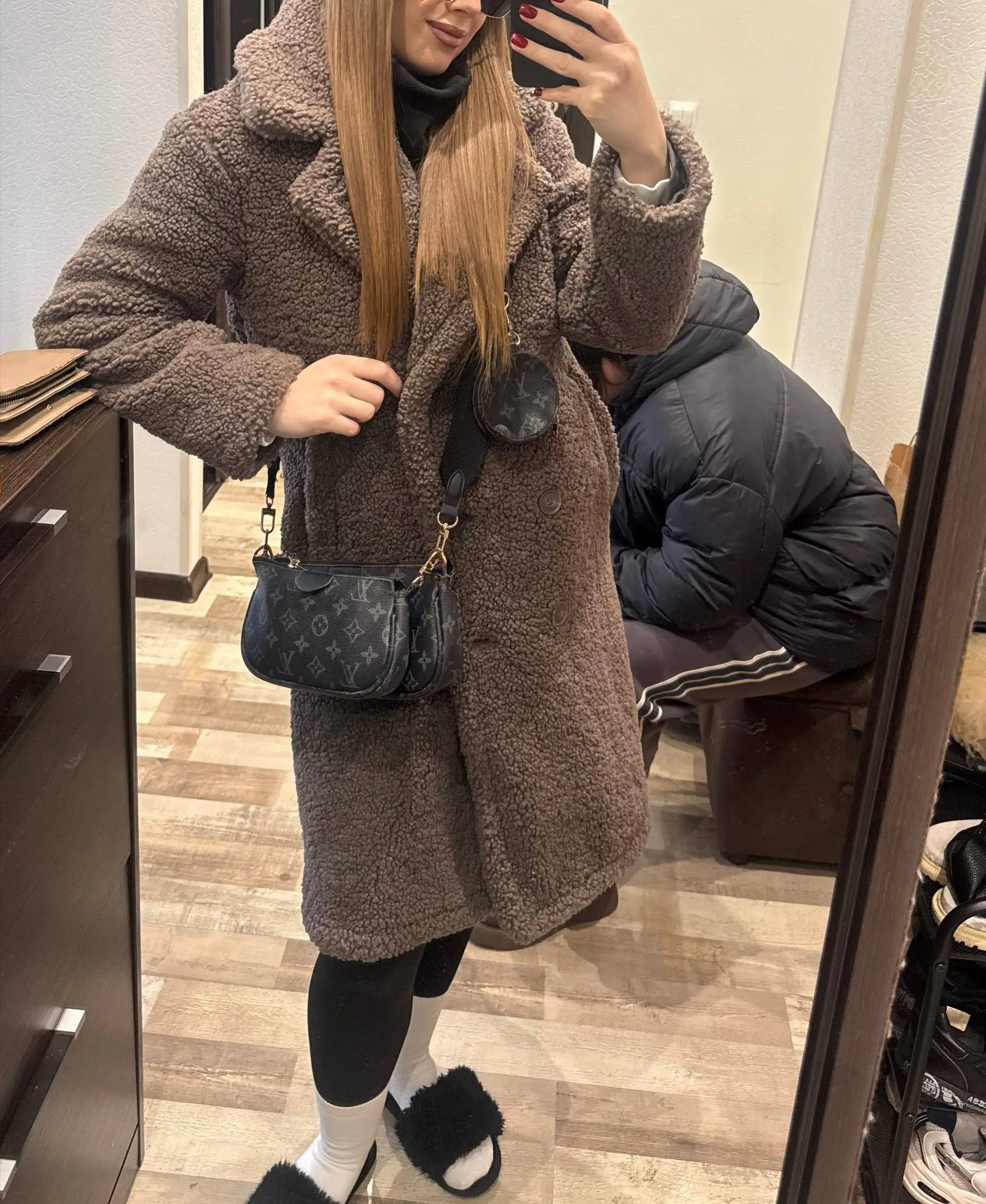 Продажа ботфорт, шубы и дубленки - Верхняя одежда (Одежда) в Владивосток