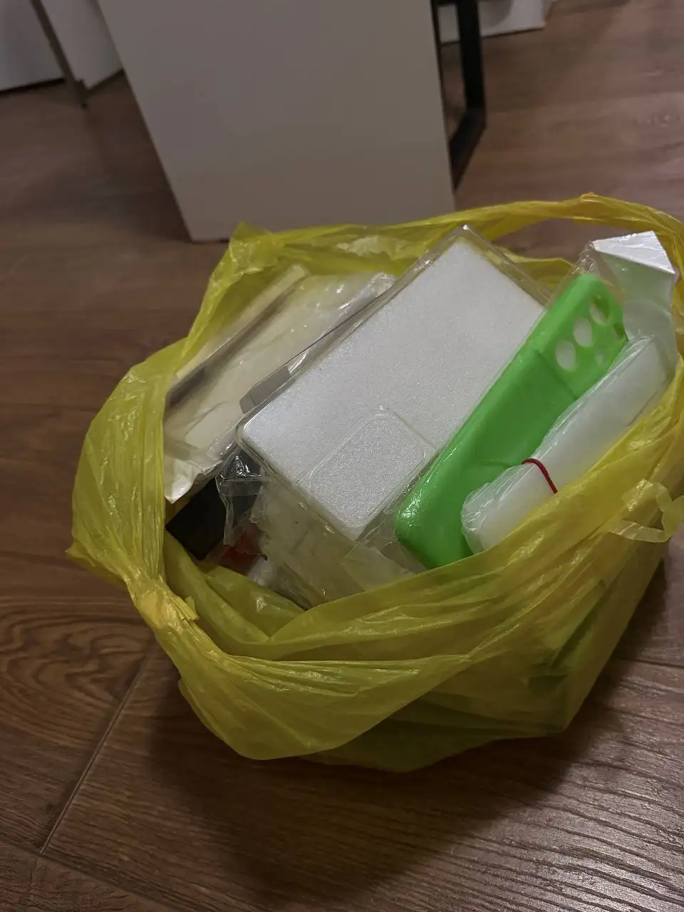 Новые чехлы и ремешки - Барахолка в Владивосток