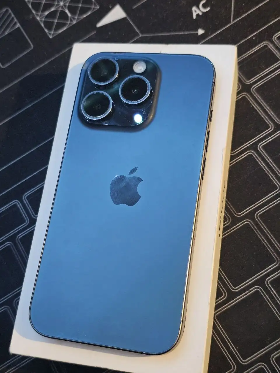 IPhone 15 PRO 128 - Смартфоны (Электроника) в Владивосток