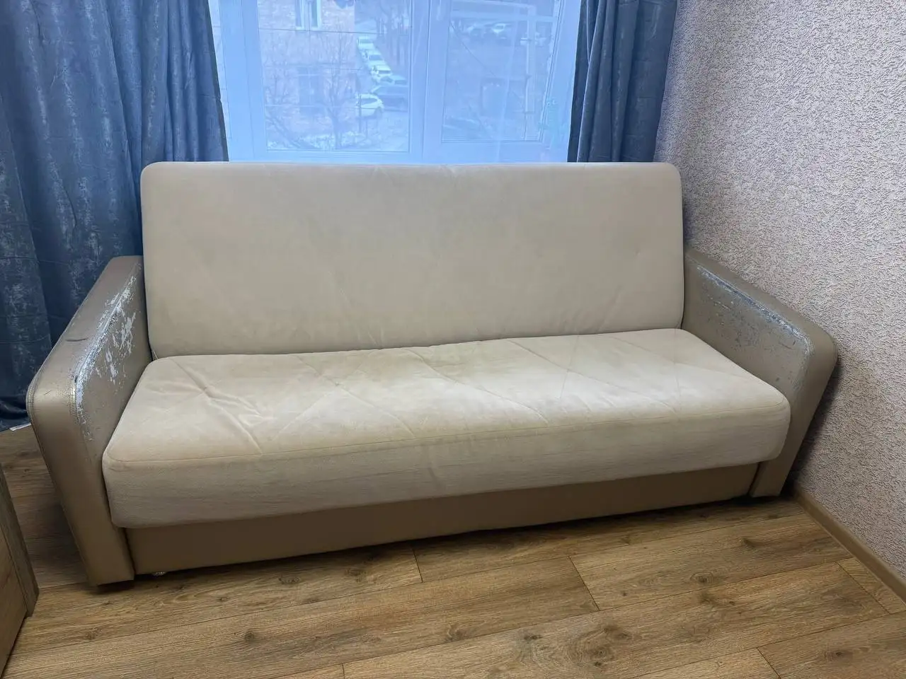 Продам диван с отсеком для хранения - Мебель (Для дома и дачи) в Владивосток