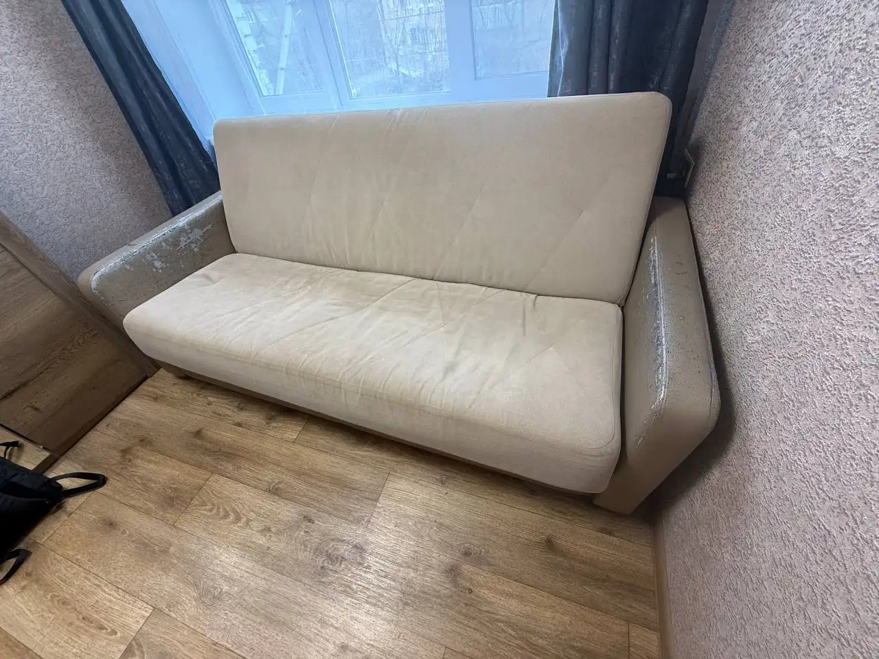 Продам диван с отсеком для хранения - Мебель (Для дома и дачи) в Владивосток