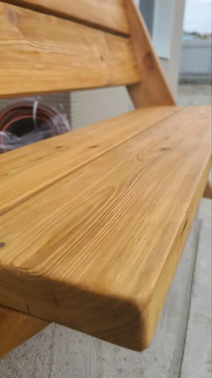 Массивная скамейка из лиственницы с брашированием - Садовая мебель (Для дома и дачи) в Владивосток