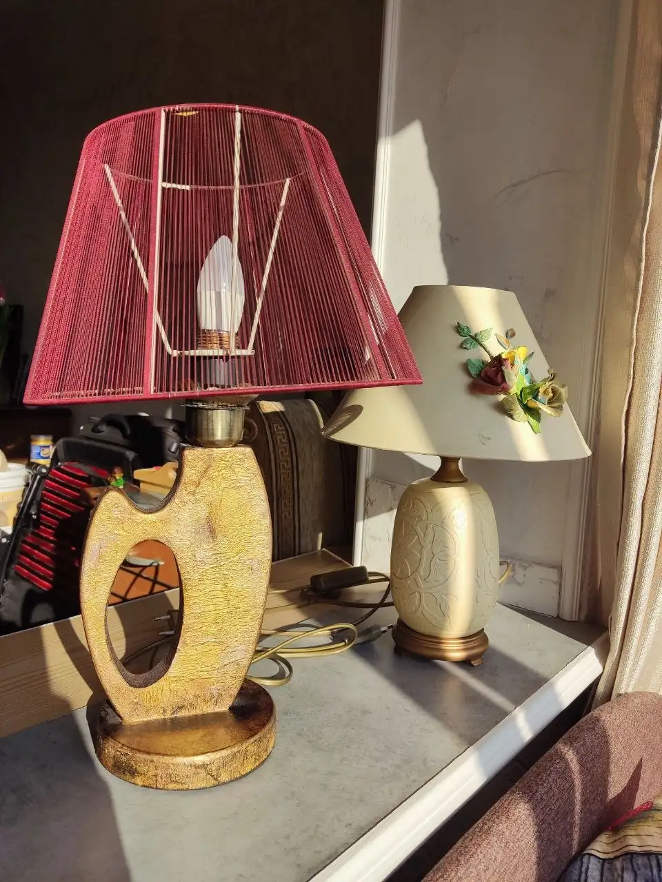 Две настольные лампы с небольшими изъянами - Освещение (Барахолка) в Владивосток