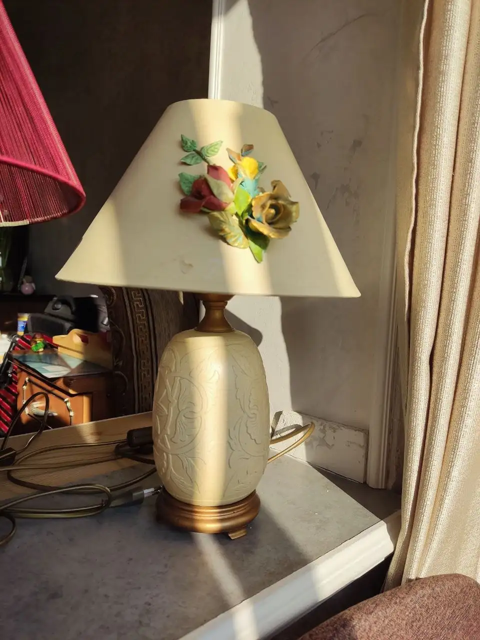 Две настольные лампы с небольшими изъянами - Освещение (Барахолка) в Владивосток