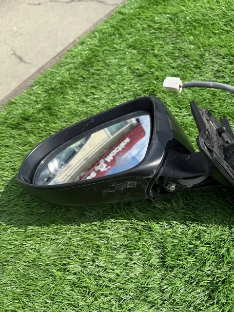 Зеркало левое боковое Тойота Аква оригинал - частное объявление в Владивосток