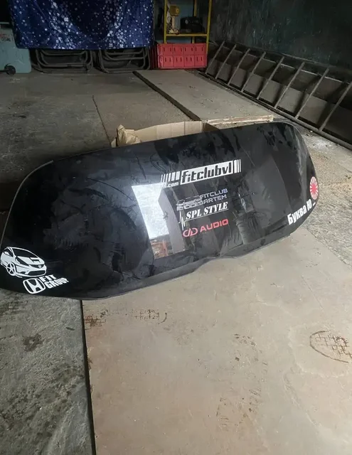 Продажа стекла багажника Honda FIT, камеры видеонаблюдения, сумки Rick Owens и хомяка джунгарика - Напитки в Владивосток