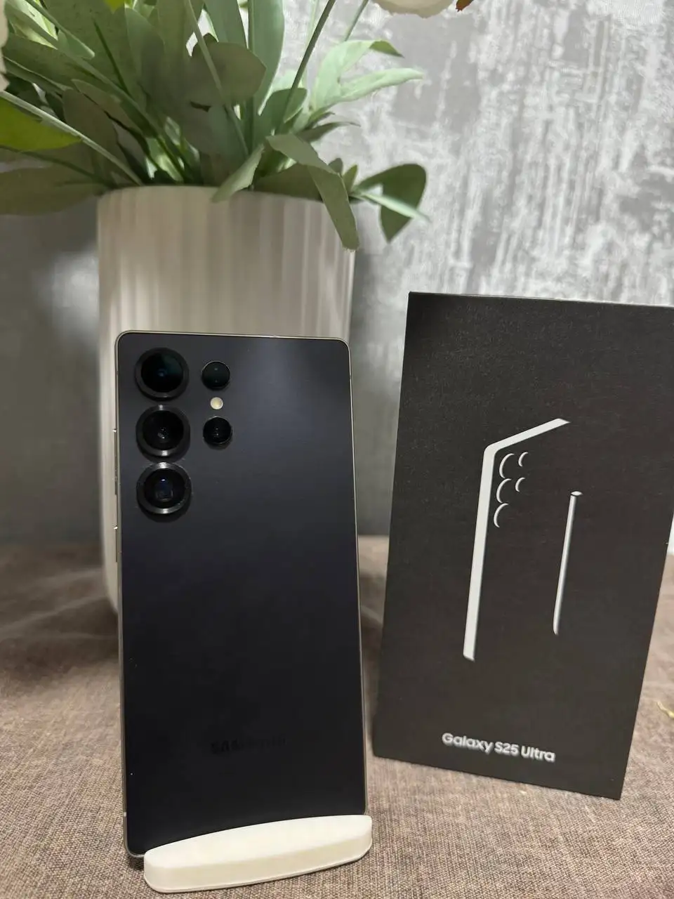 Samsung S25 Ultra 12/256gb в идеальном состоянии с гарантией - Телефоны и смартфоны (Электроника) в Владивосток