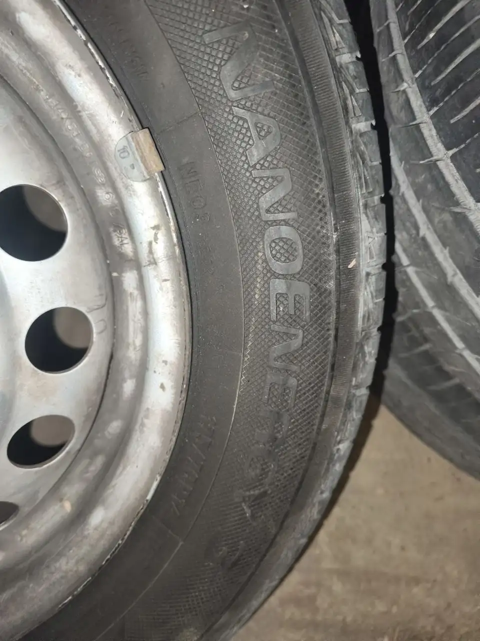 Продам хорошие колеса 4шт - Шины и диски (Авто) в Владивосток