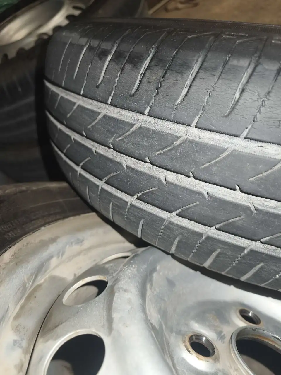 Продам хорошие колеса 4шт - Шины и диски (Авто) в Владивосток