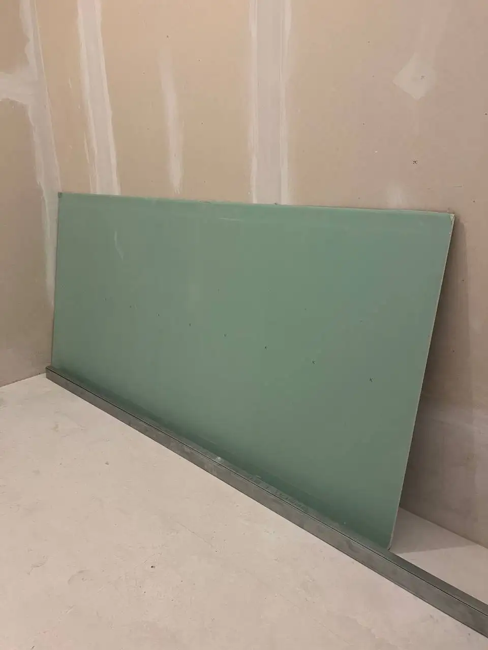 Продам ГВЛ лист, профиль - Строительные материалы (Барахолка) в Владивосток