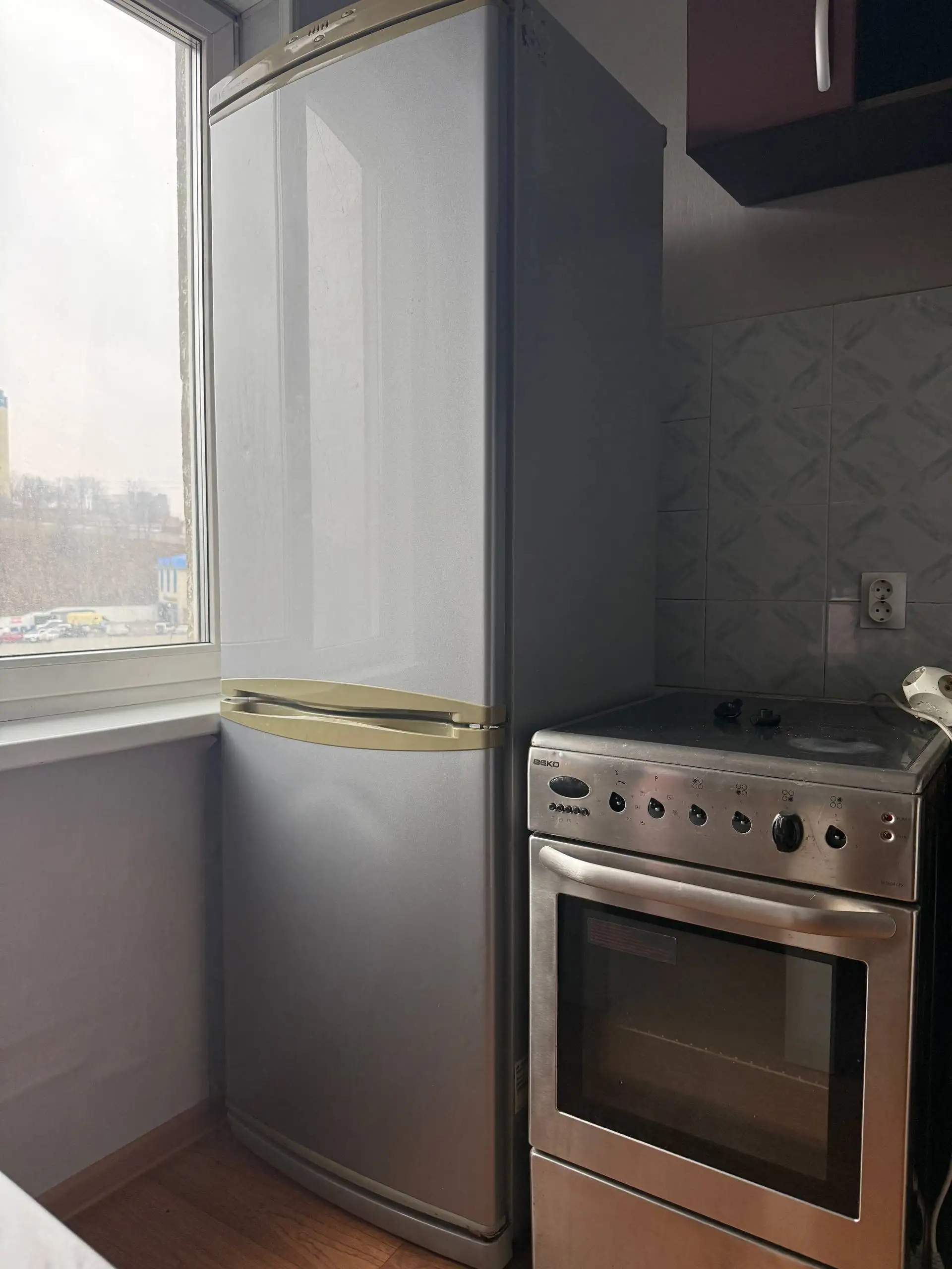 Холодильник в отличном состоянии - Электроника в Владивосток