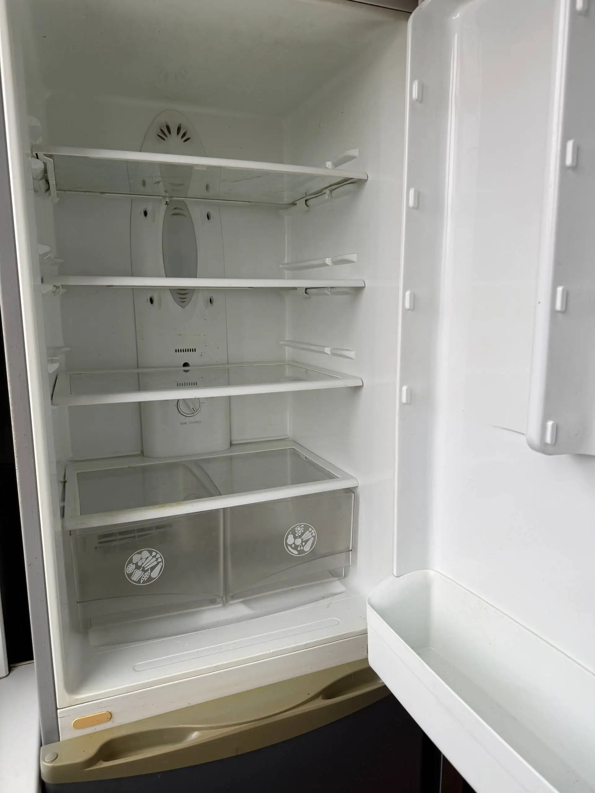 Холодильник в отличном состоянии - Электроника в Владивосток