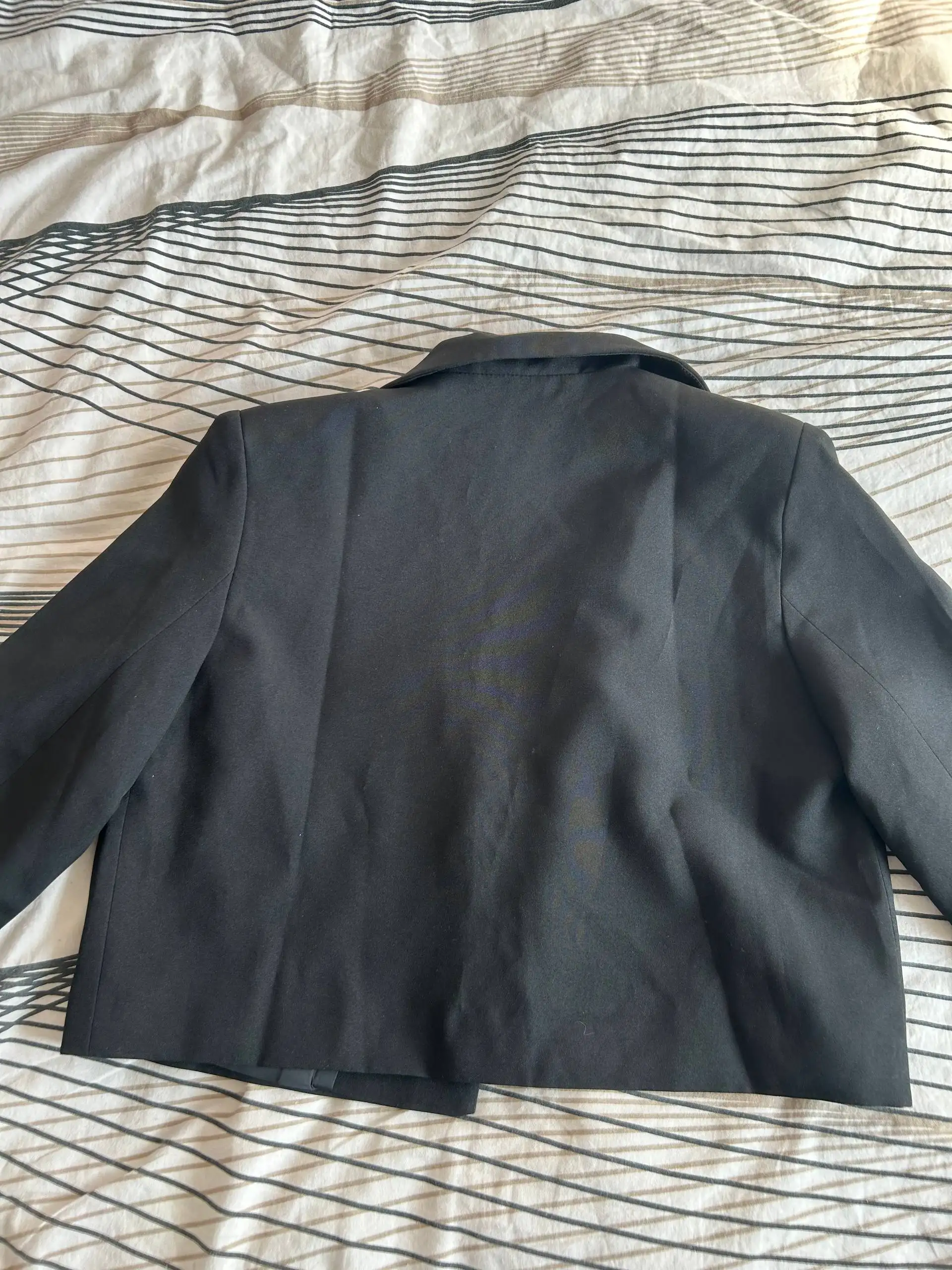 Укороченный женский пиджак 44-46 - Верхняя одежда (Одежда) в Владивосток