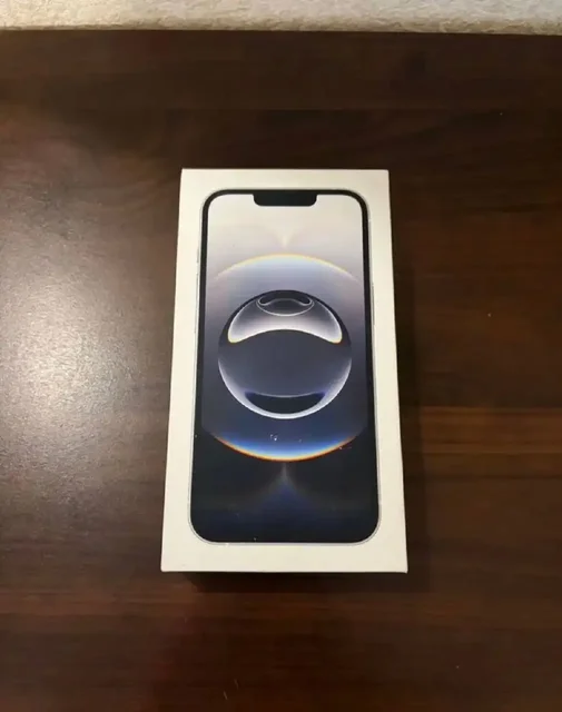 Iphone 16e - Часы в Владивосток