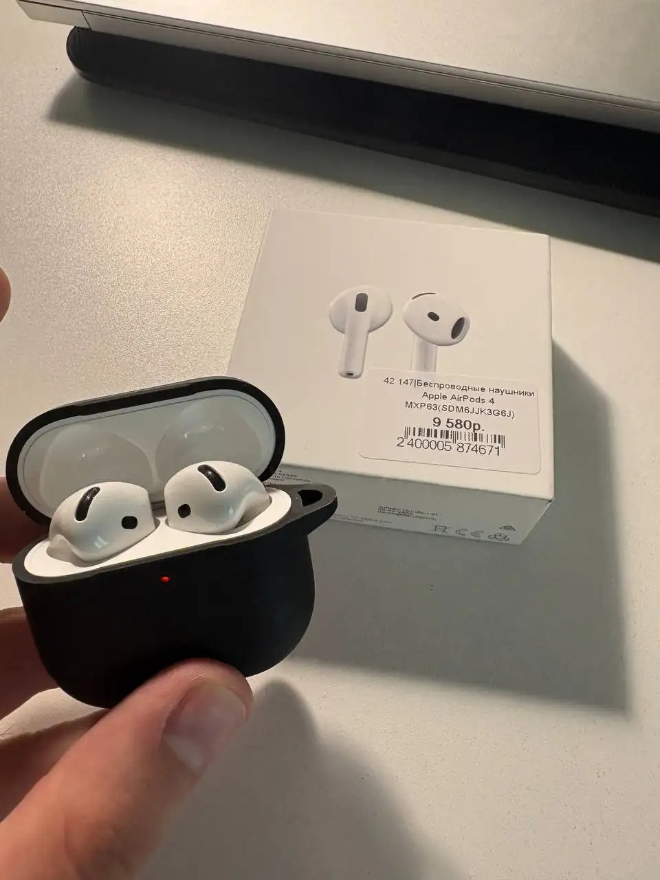 Продам AirPods 4 с чехлом - Электроника в Владивосток