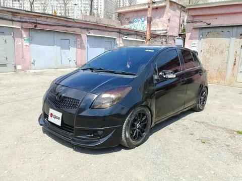 Toyota Vitz 2006 - Авто в Артем