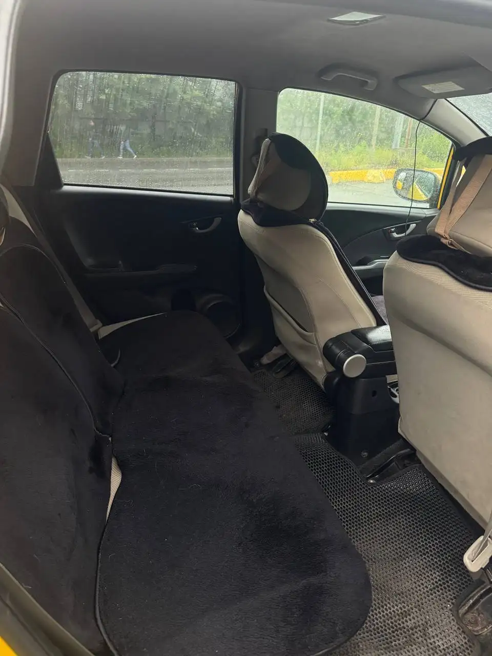 Honda Fit 2010 - Легковые автомобили (Авто) в Владивосток