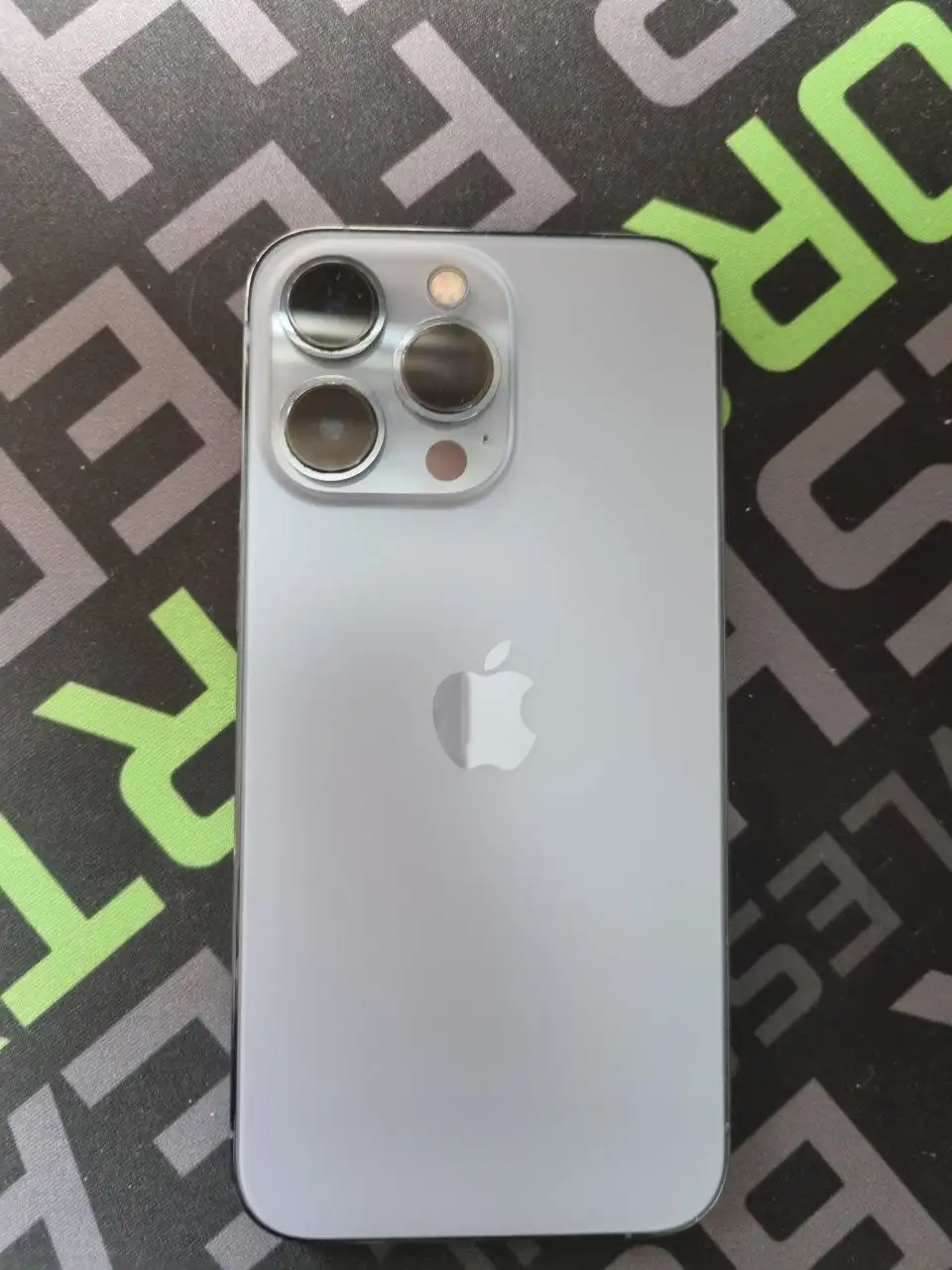 IPhone 13 Pro 256GB с новой батареей - Смартфоны (Электроника) в Владивосток