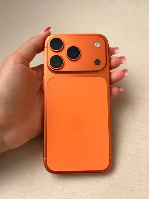 iPhone 17 Pro 256 ГБ в оранжевом цвете - Мелкая бытовая техника в Владивосток