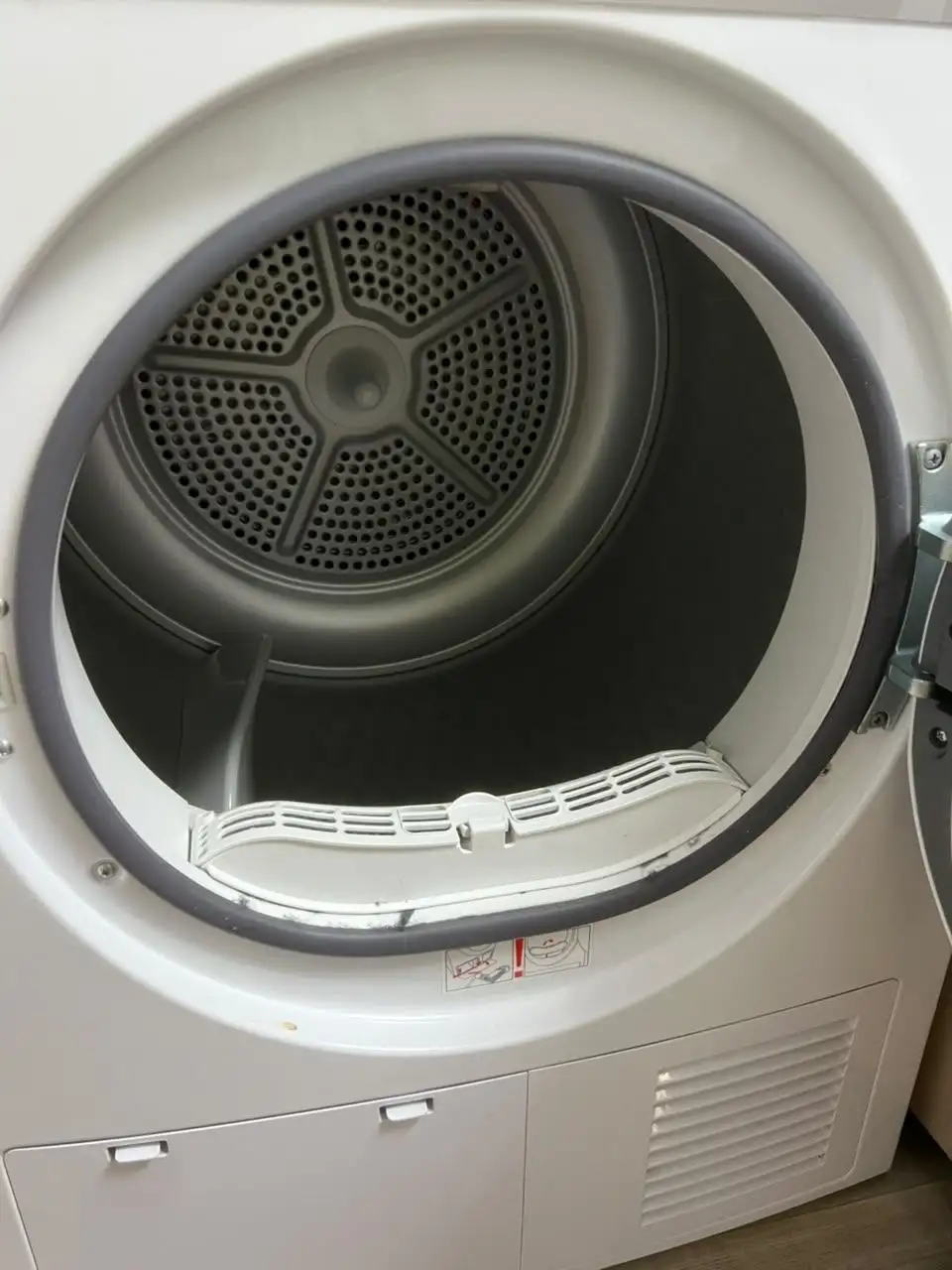Продам сушильную машину DEXP 8 кг - Бытовая техника (Электроника) в Владивосток