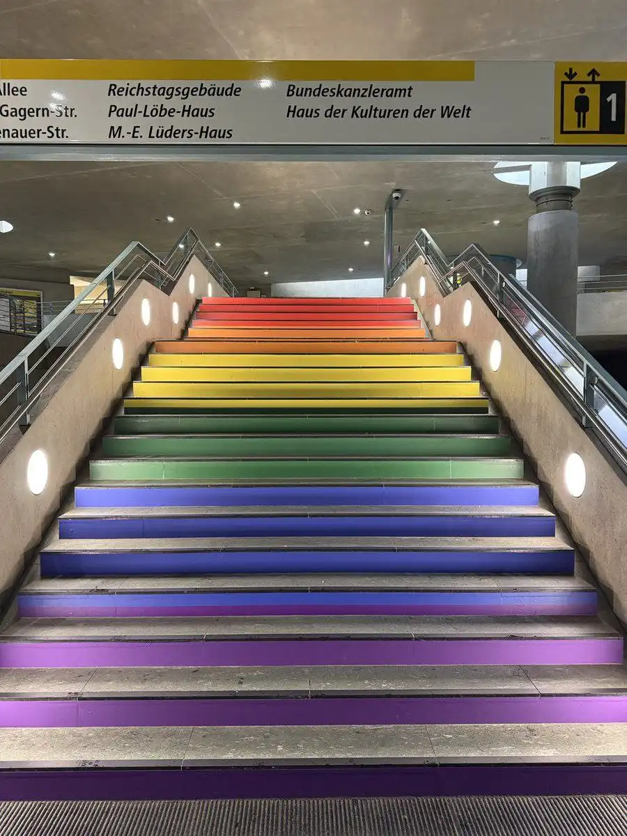 Германия вкладывает миллиарды в ЛГБТ пропаганду