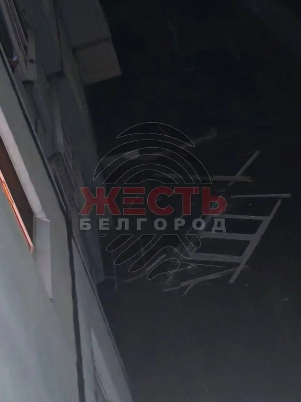Повреждения оконных рам в Белгороде после взрывов