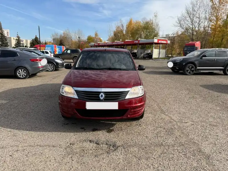 Renault Logan 2011 года с кондиционером, ГБО и фаркопом