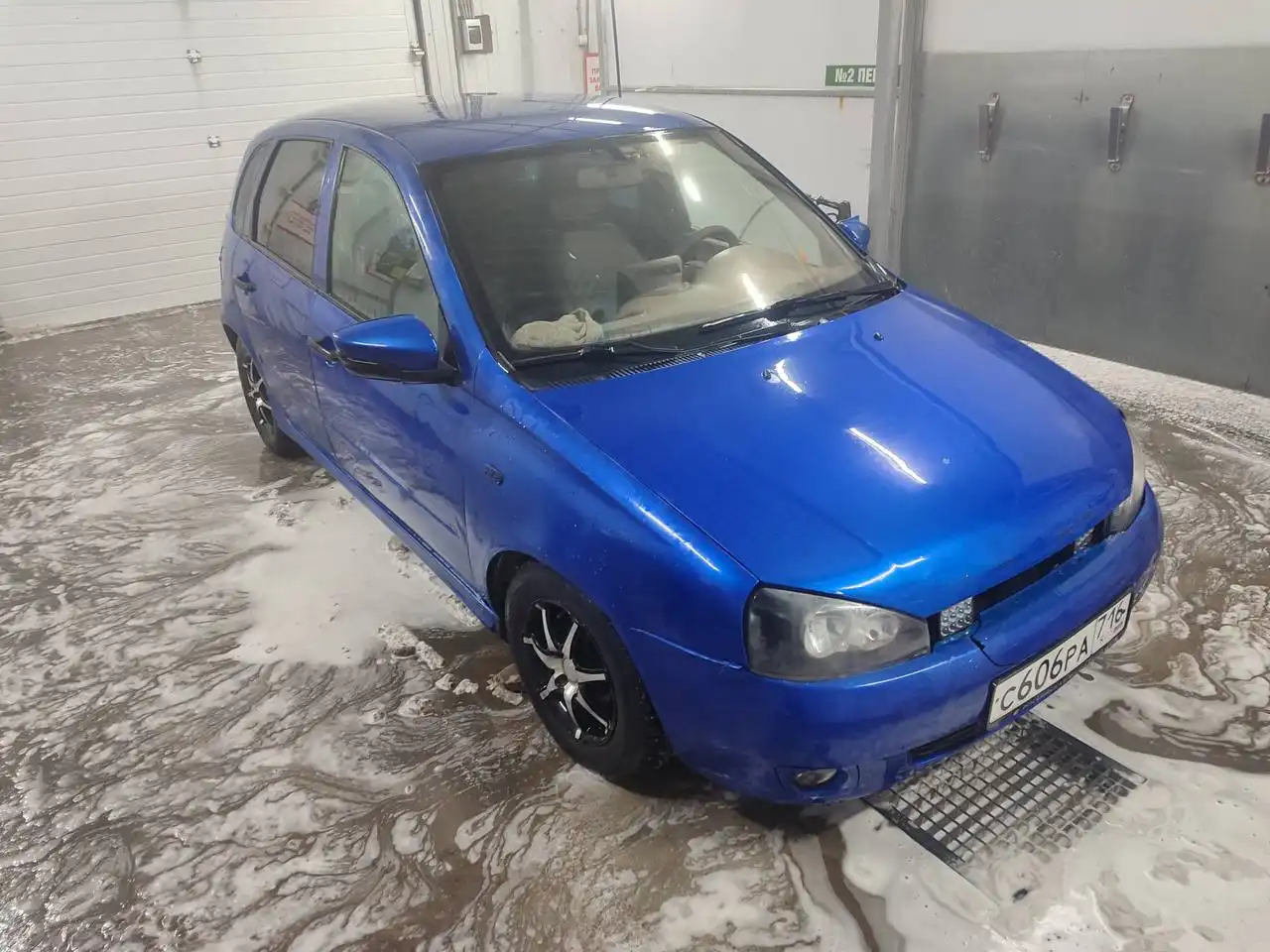 Продажа автомобиля Lada Kalina 2011 года с тюнингом