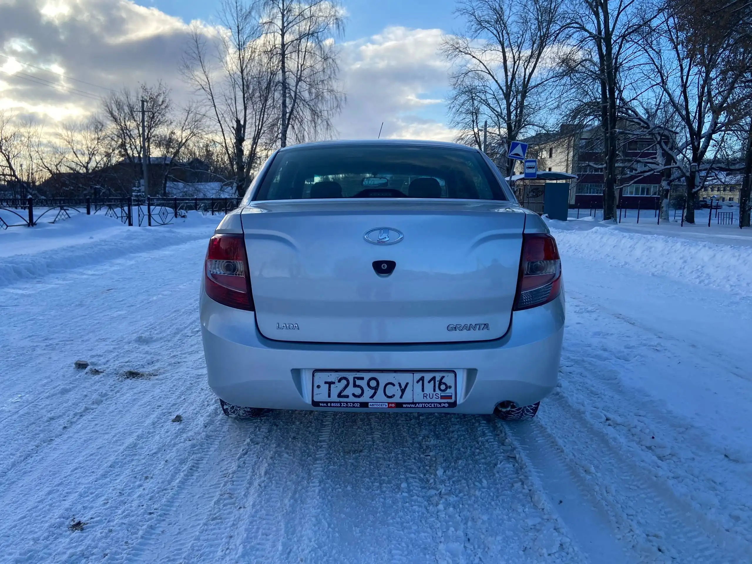 Продам Lada Granta 2015 года, 1 владелец, хорошее состояние