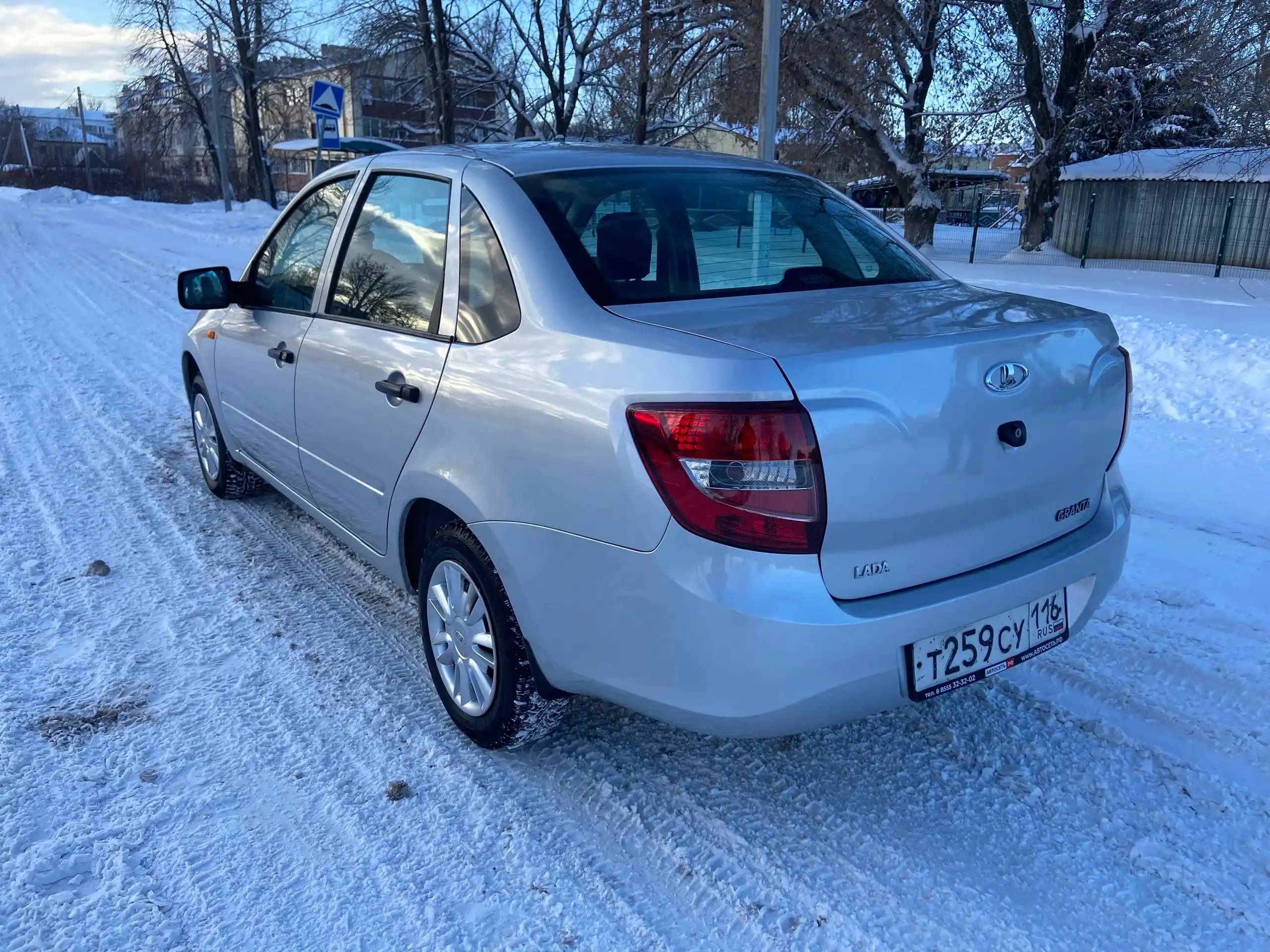 Продам Lada Granta 2015 года, 1 владелец, хорошее состояние