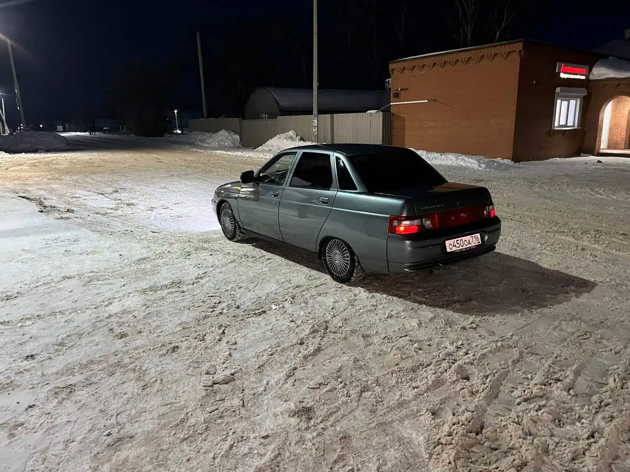 Продажа автомобиля Приора 2012 года в отличном состоянии