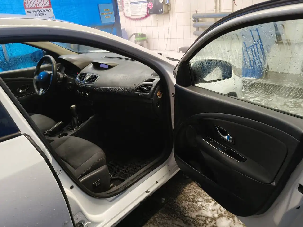 Renault Fluence 2012 года, премиум класс