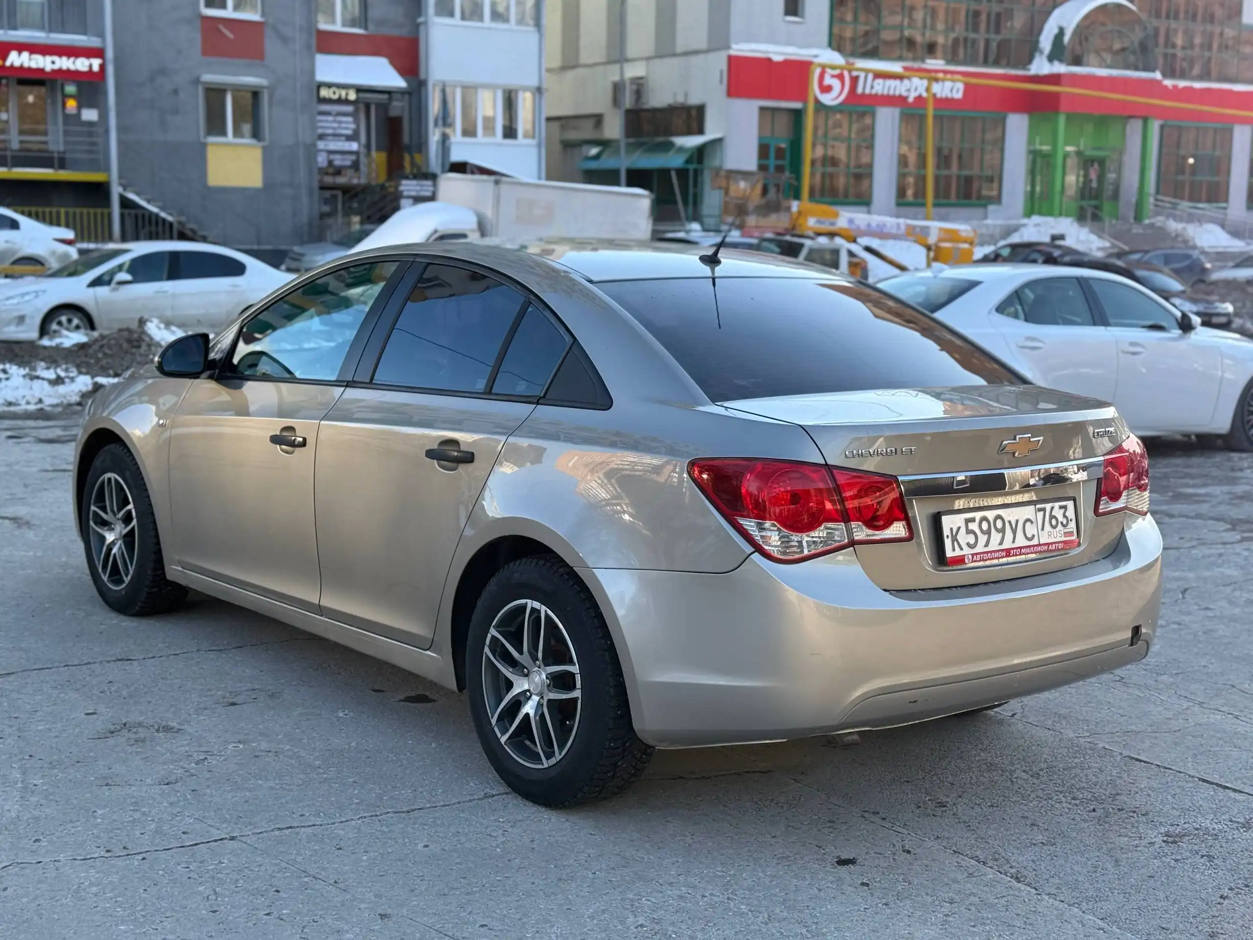 Chevrolet Cruze 2011 года выпуска - Авто в Самара
