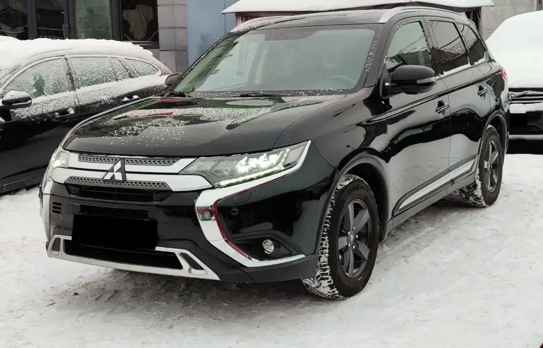 Продам Mitsubishi Outlander 2020 г.в. в максимальной комплектации - Внедорожники и кроссоверы (Авто) в Самара