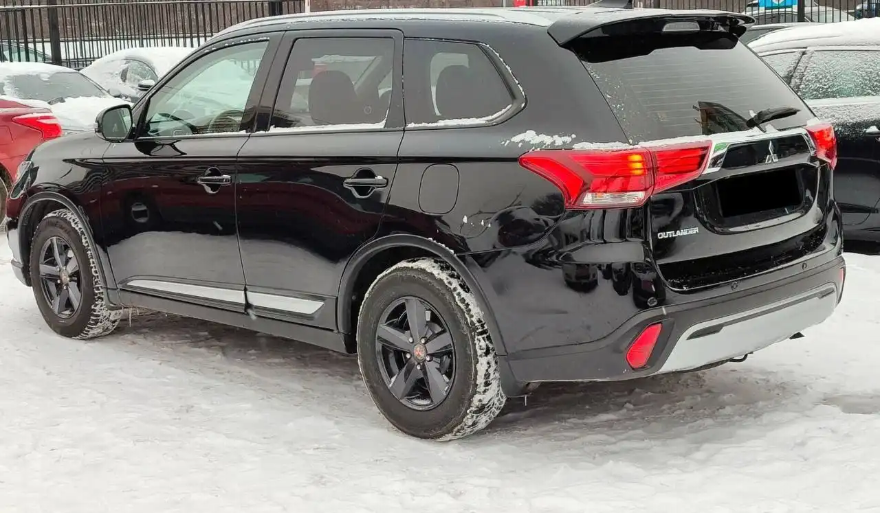 Продам Mitsubishi Outlander 2020 г.в. в максимальной комплектации - Внедорожники и кроссоверы (Авто) в Самара