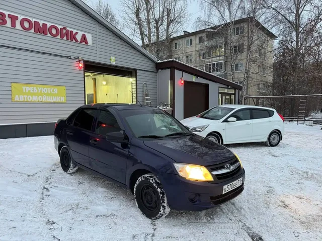 Лада Гранта 2014 года в хорошем состоянии - Мотоциклы и мототехника в Самара