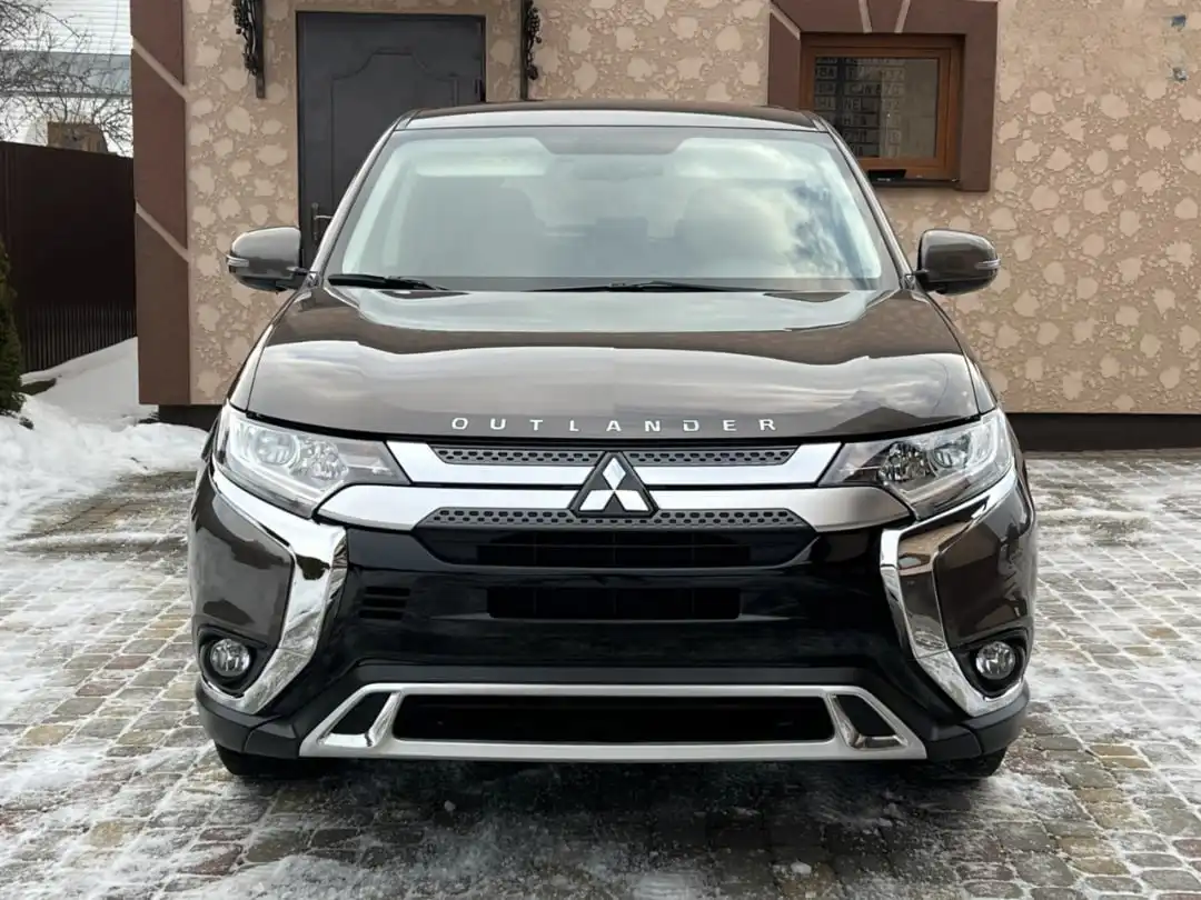 Продам Mitsubishi Outlander 2020 года - Внедорожники/кроссоверы (Авто) в Самара