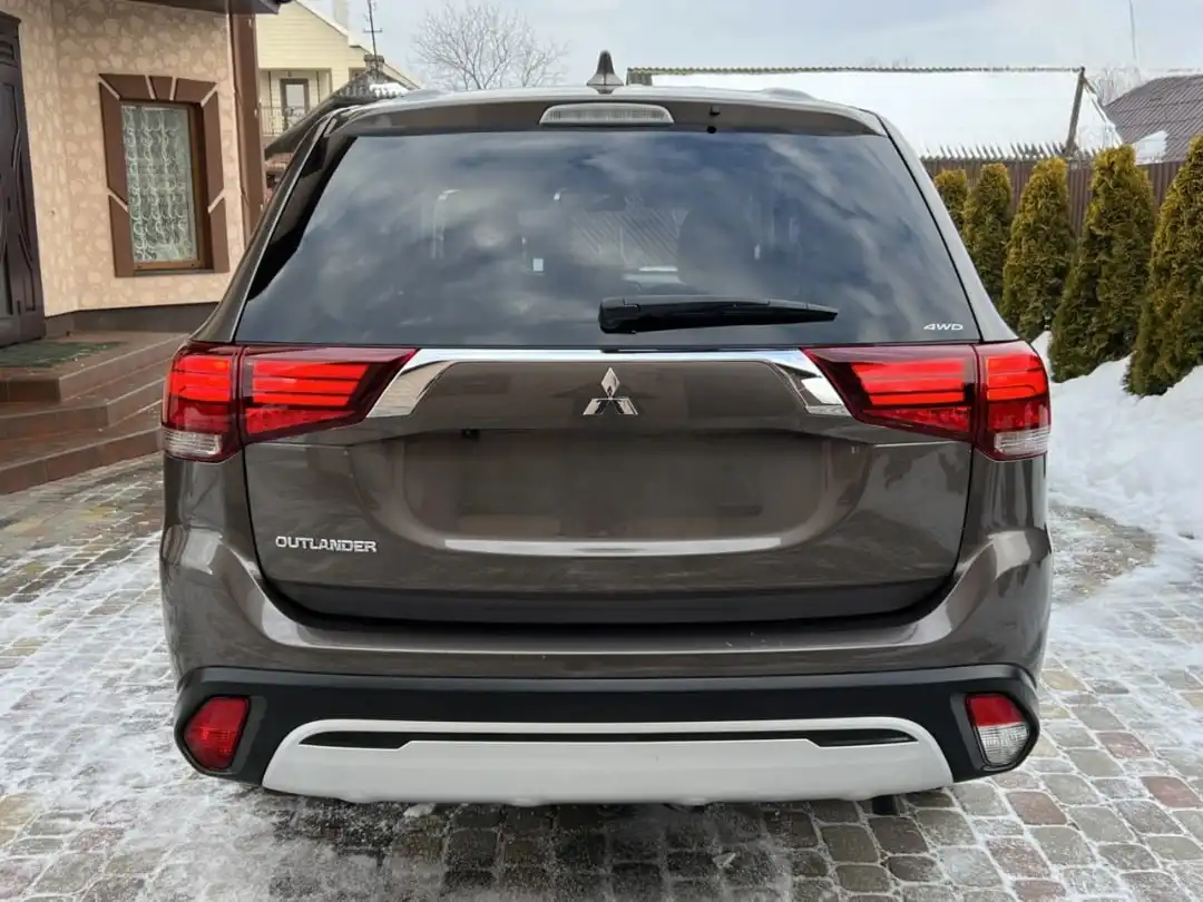 Продам Mitsubishi Outlander 2020 года - Внедорожники/кроссоверы (Авто) в Самара