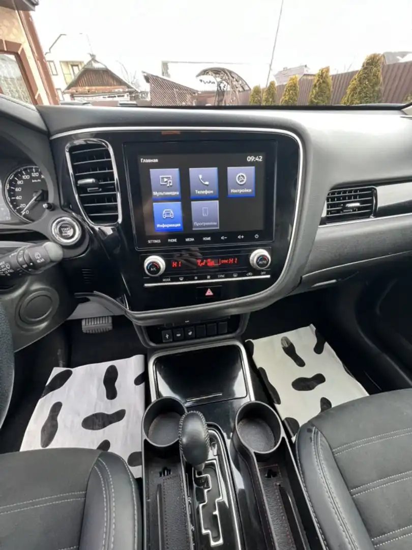 Продам Mitsubishi Outlander 2020 года - Внедорожники/кроссоверы (Авто) в Самара