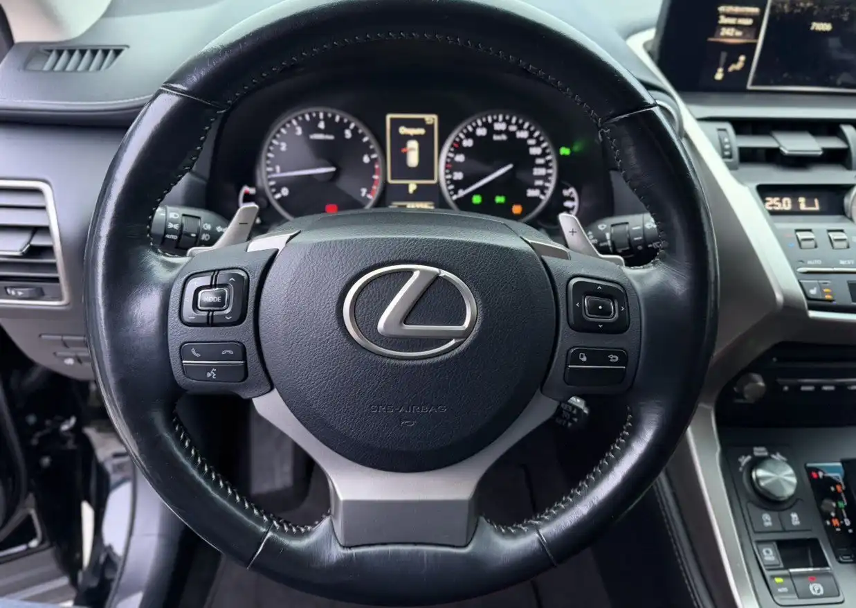 Продажа Lexus NX 200 AWD 2018 года - Легковые автомобили (Авто) в Самара
